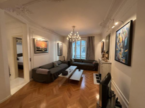 RAYNOUARD APARTMENT